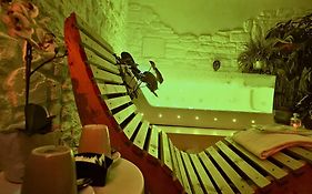 Domus Volumnia Country House